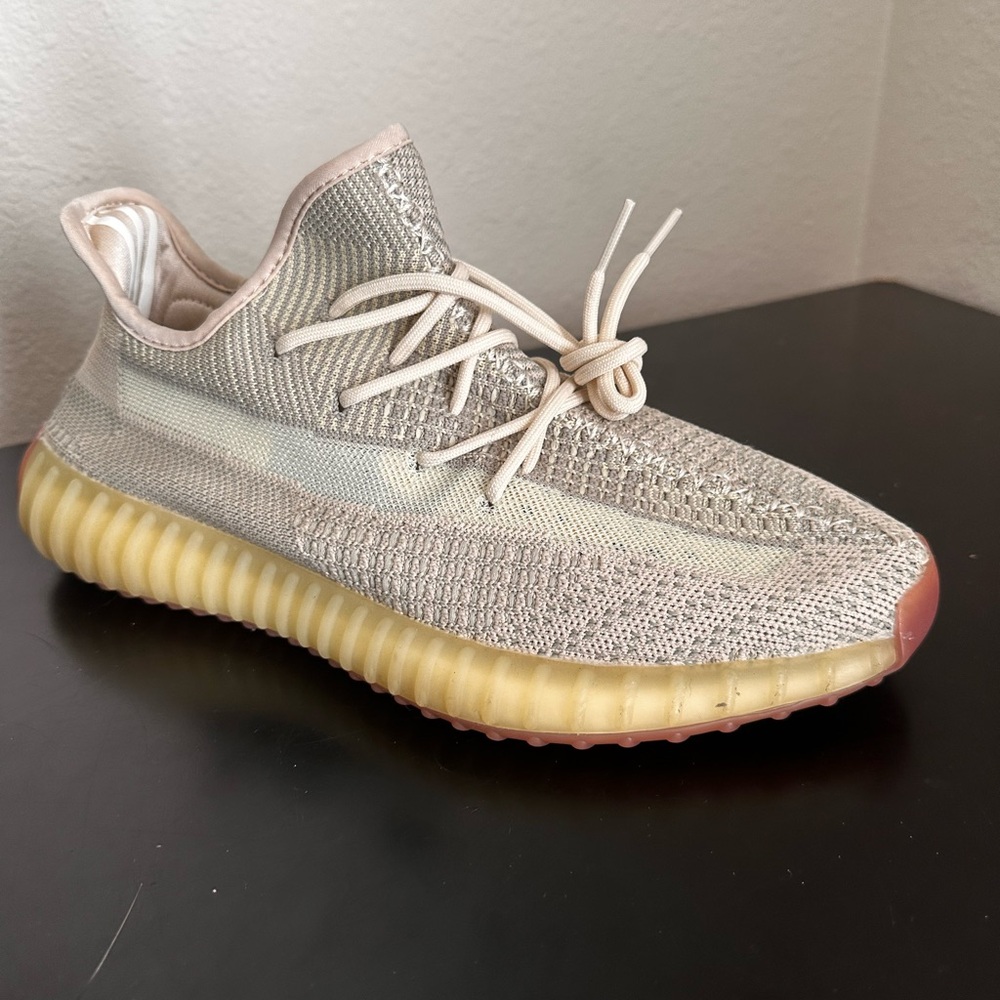 Yeezy 350 v2